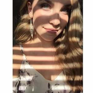 Meet your Posher, Angie